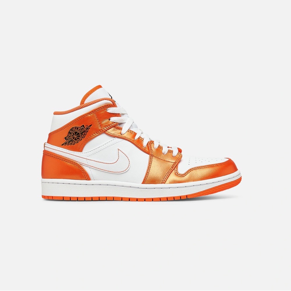 Air Jordan 1 Mid SE Electro Orange